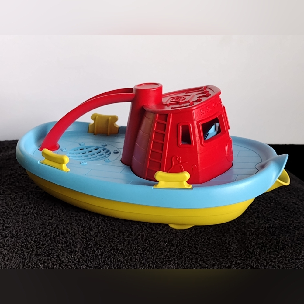 Sustainable Green Toys Red & Blue Kids Toy Boat - Colorful Water Play Vessel